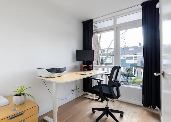 Cozy Family House In Rotterdam