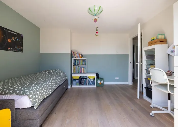 Cozy Family House In