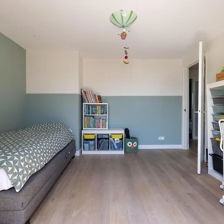 Cozy Family House In