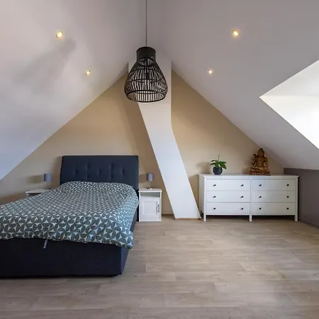 Cozy Family House In Villa *
