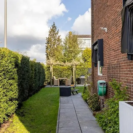 Cozy Family House In Вилла