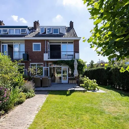 빌라 Cozy Family House In *