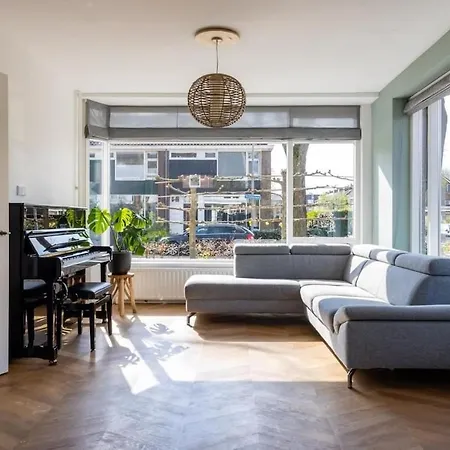 Cozy Family House In Rotterdam