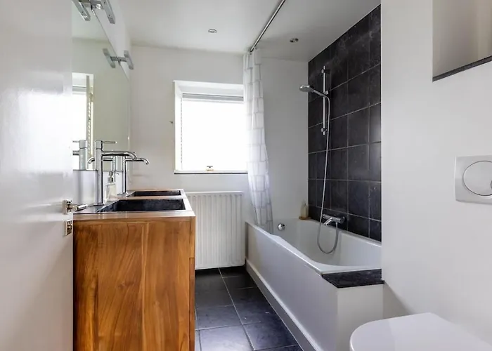 Villa Cozy Family House In