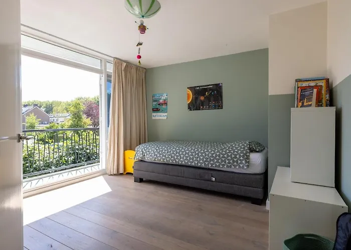 Cozy Family House In Villa *